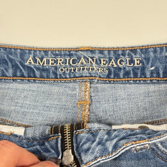 American Eagle Denim Mini A-Line Skirt Size 6 Blue Zip Front Raw Hem Distressed - Picture 3 of 5